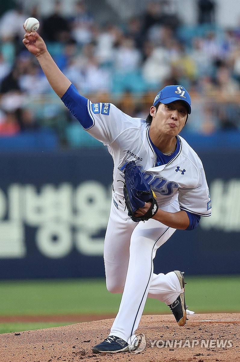 역투하는 원태인